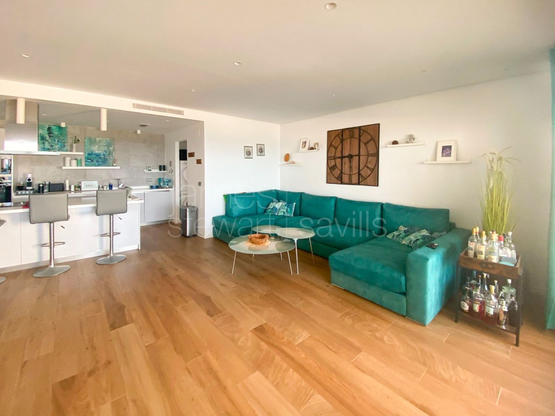 Apartamento contemporáneo en planta baja con jardín privado y vistas panorámicas al mar en The Links II, Alcaidesa