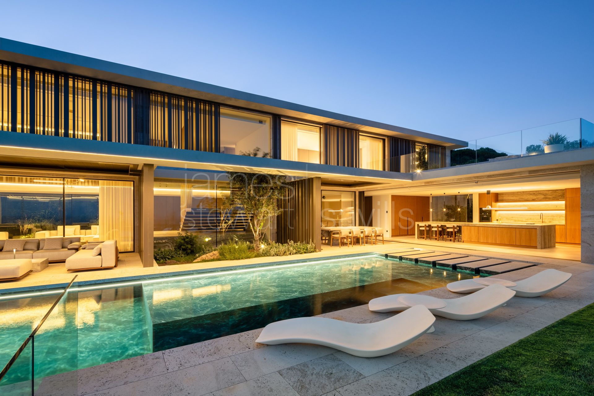 Contemporary architecture in La Reserva, Sotogrande
