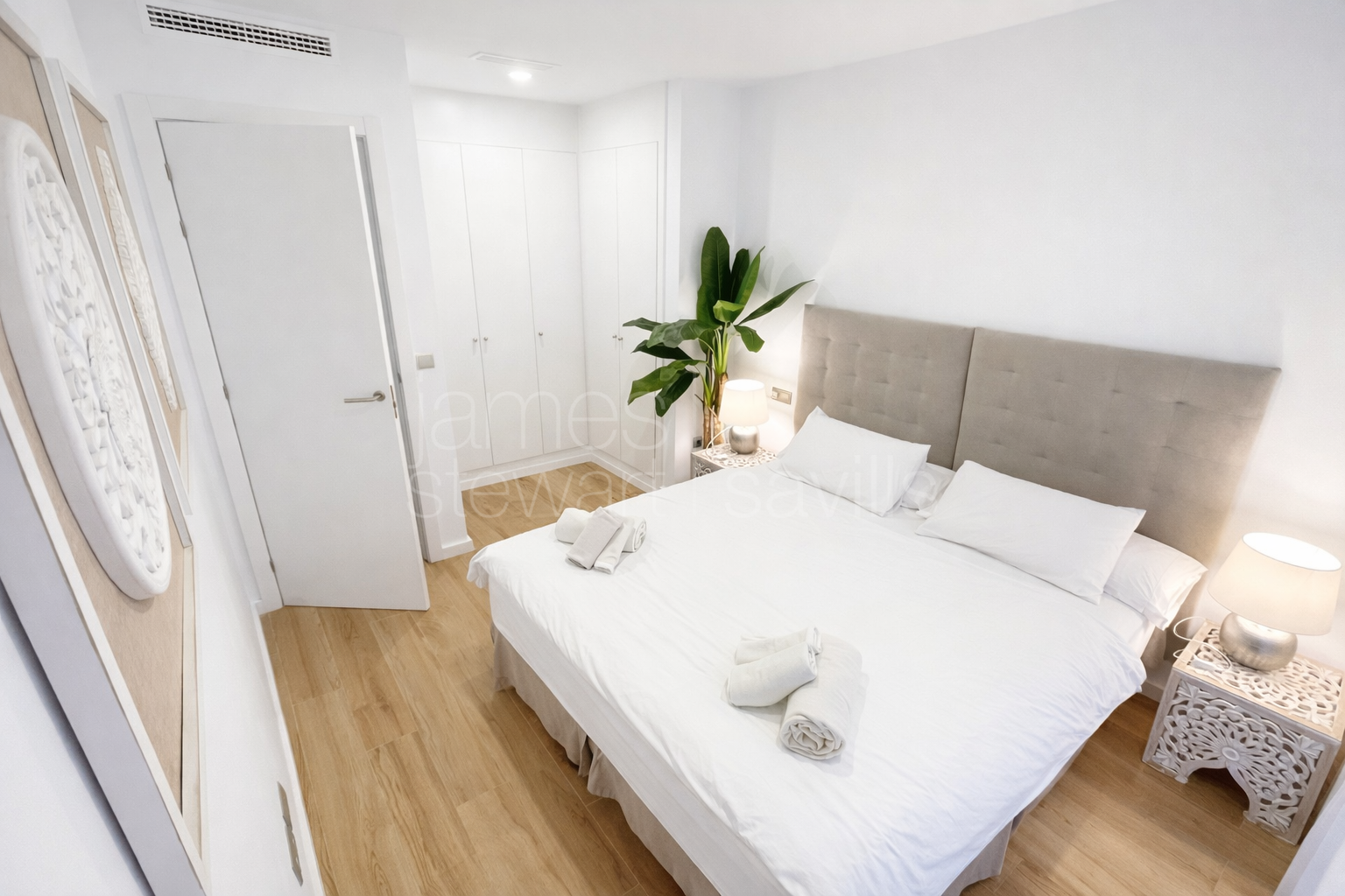 Apartamento con vistas al mar y al golf, totalmente amueblado, en The Links II - La Alcaidesa