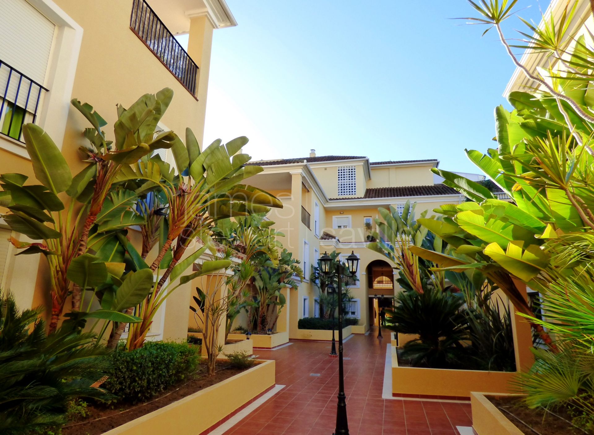 Ground floor with garden in the great La Mesana community in Pueblo Nuevo