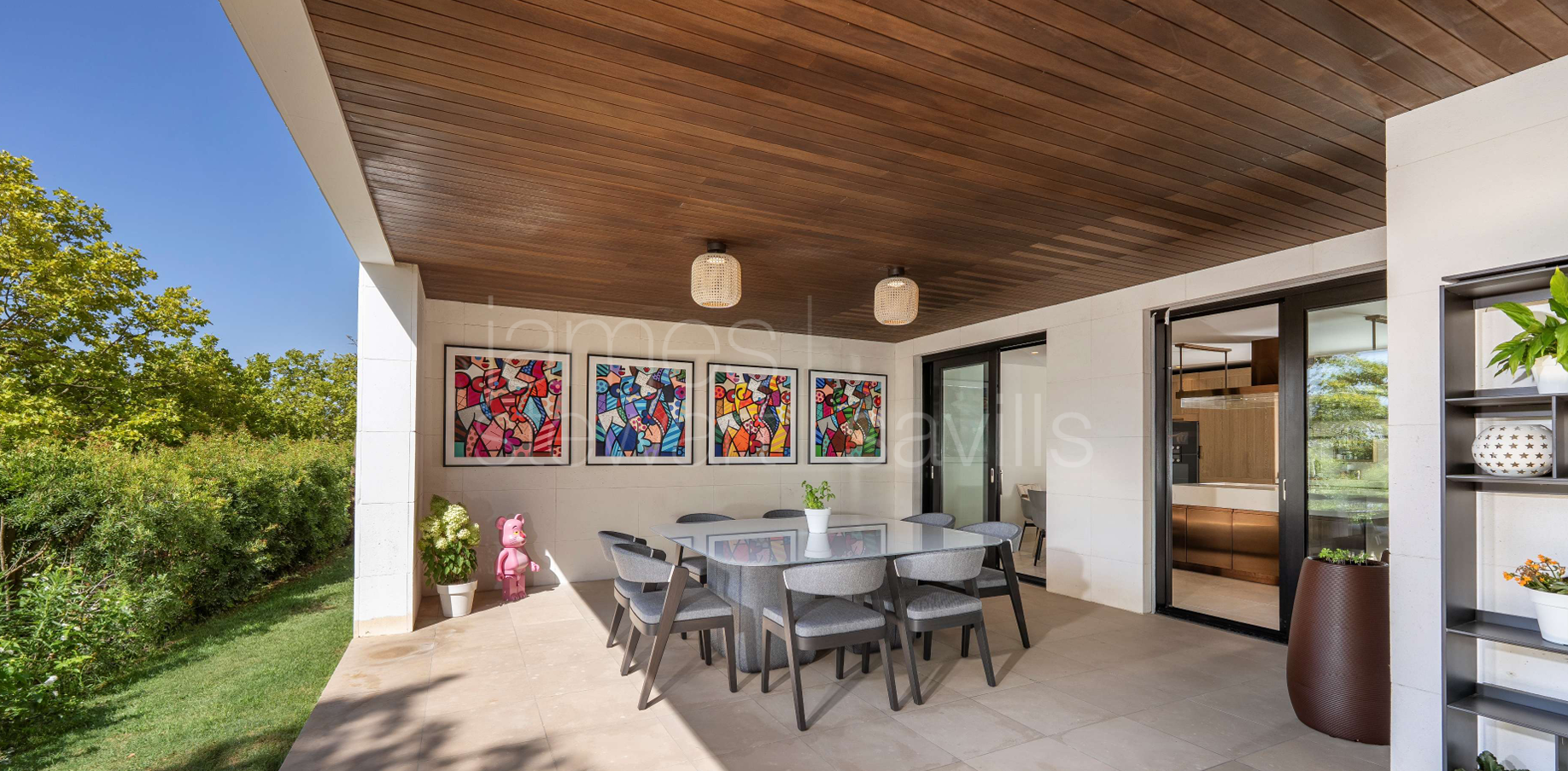 Villa de cuatro plantas en Hacienda de Valderrama, completamente reformada y equipada con los más altos estándares