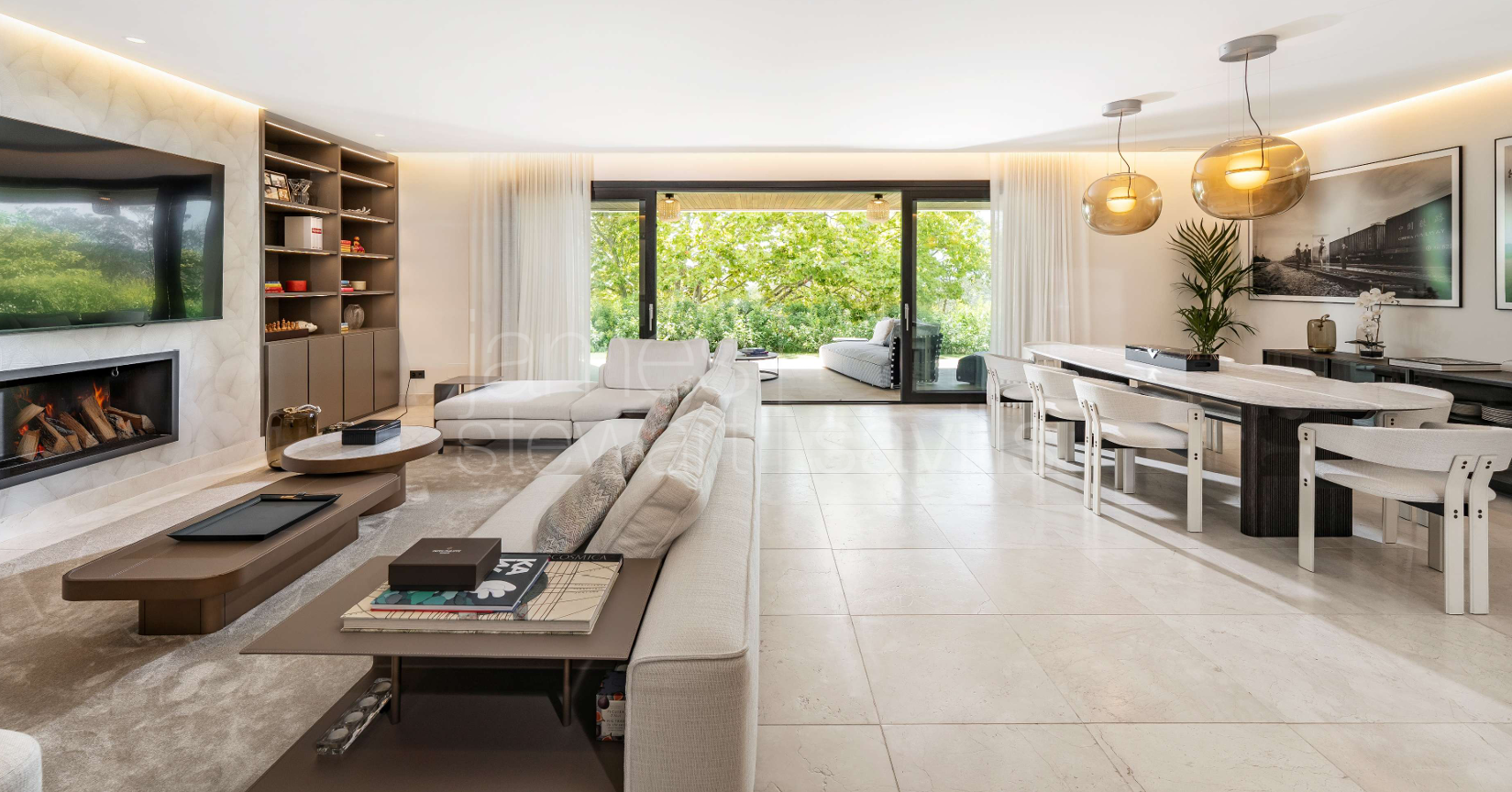 Villa de cuatro plantas en Hacienda de Valderrama, completamente reformada y equipada con los más altos estándares