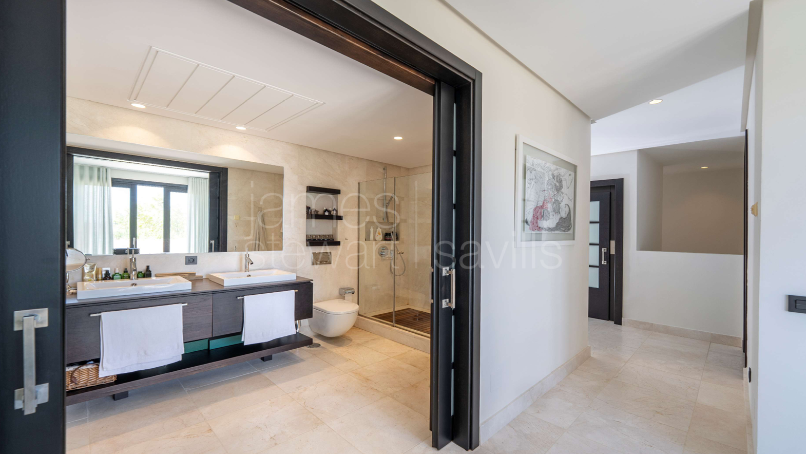 Villa de cuatro plantas en Hacienda de Valderrama, completamente reformada y equipada con los más altos estándares