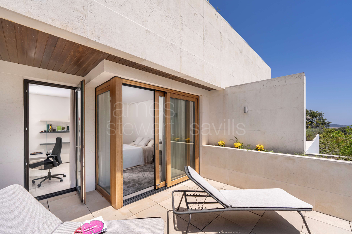 Villa de cuatro plantas en Hacienda de Valderrama, completamente reformada y equipada con los más altos estándares