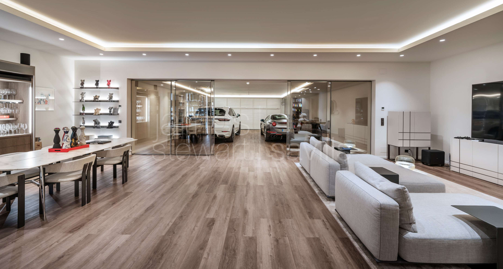 Villa de cuatro plantas en Hacienda de Valderrama, completamente reformada y equipada con los más altos estándares