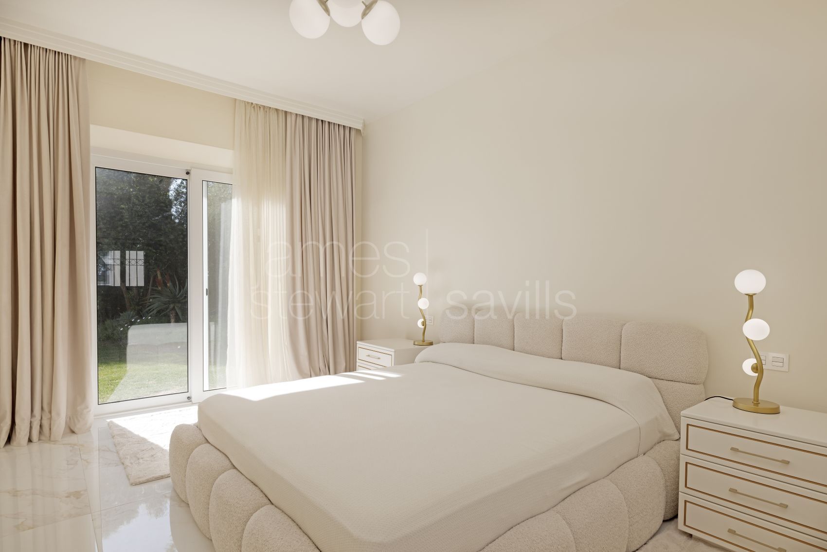 Villa elegante y contemporánea en Almenara, Sotogrande