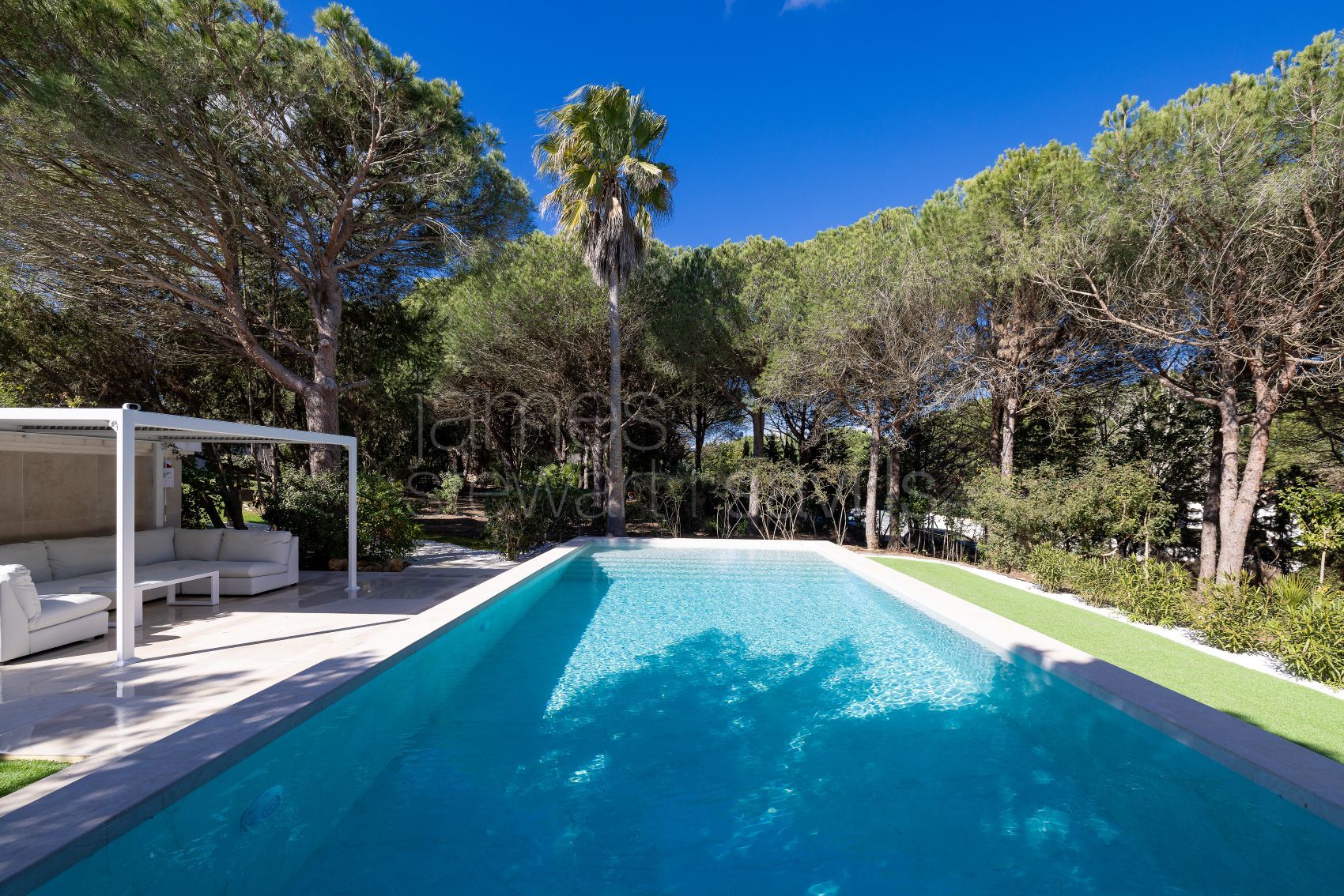 Villa elegante y contemporánea en Almenara, Sotogrande