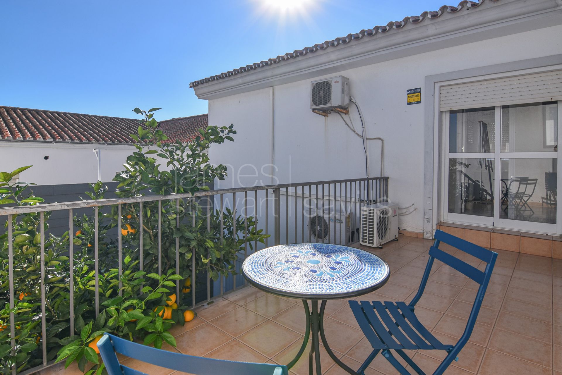 End of row townhouse close to all the amenities of Pueblo Nuevo de Guadiaro