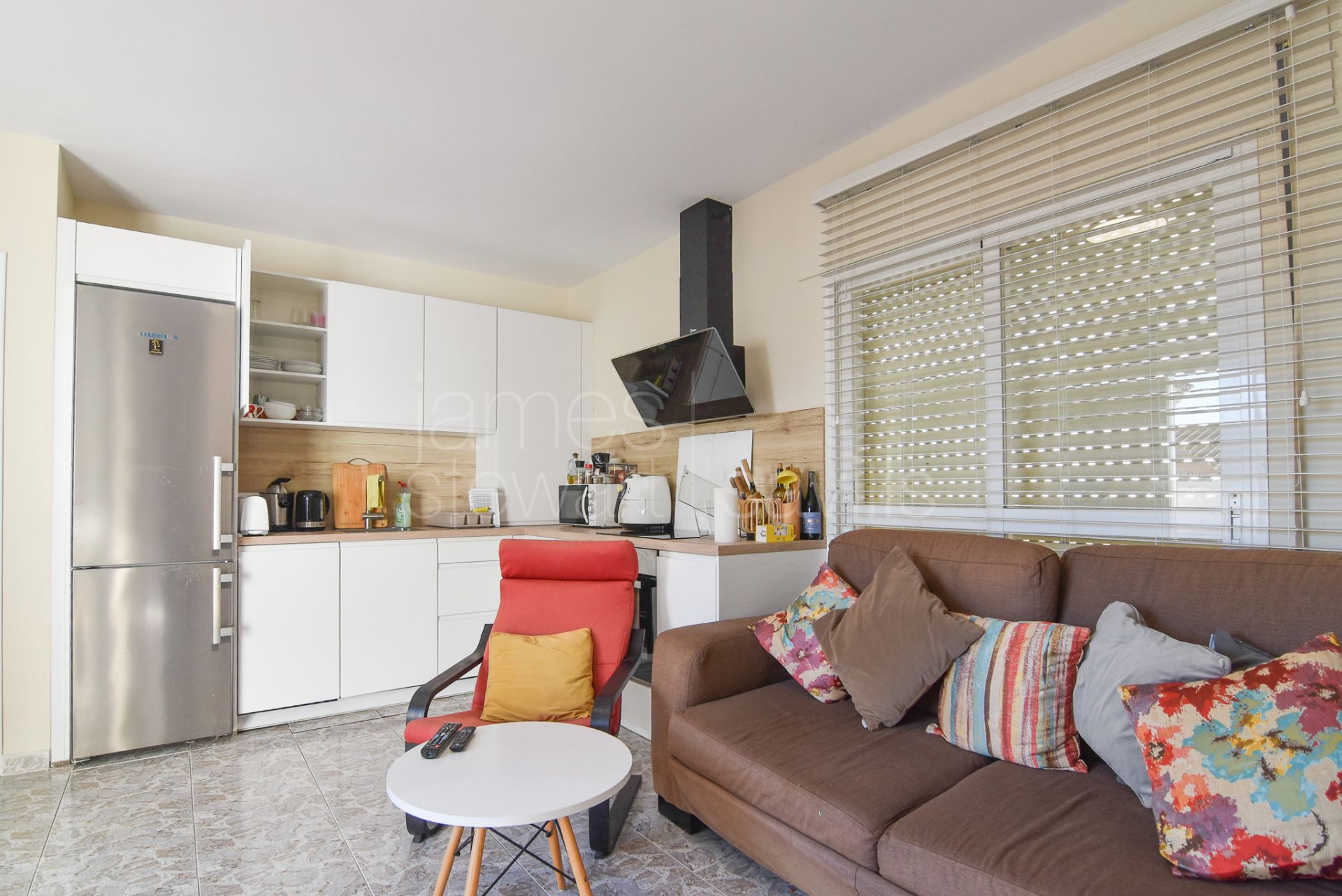 End of row townhouse close to all the amenities of Pueblo Nuevo de Guadiaro