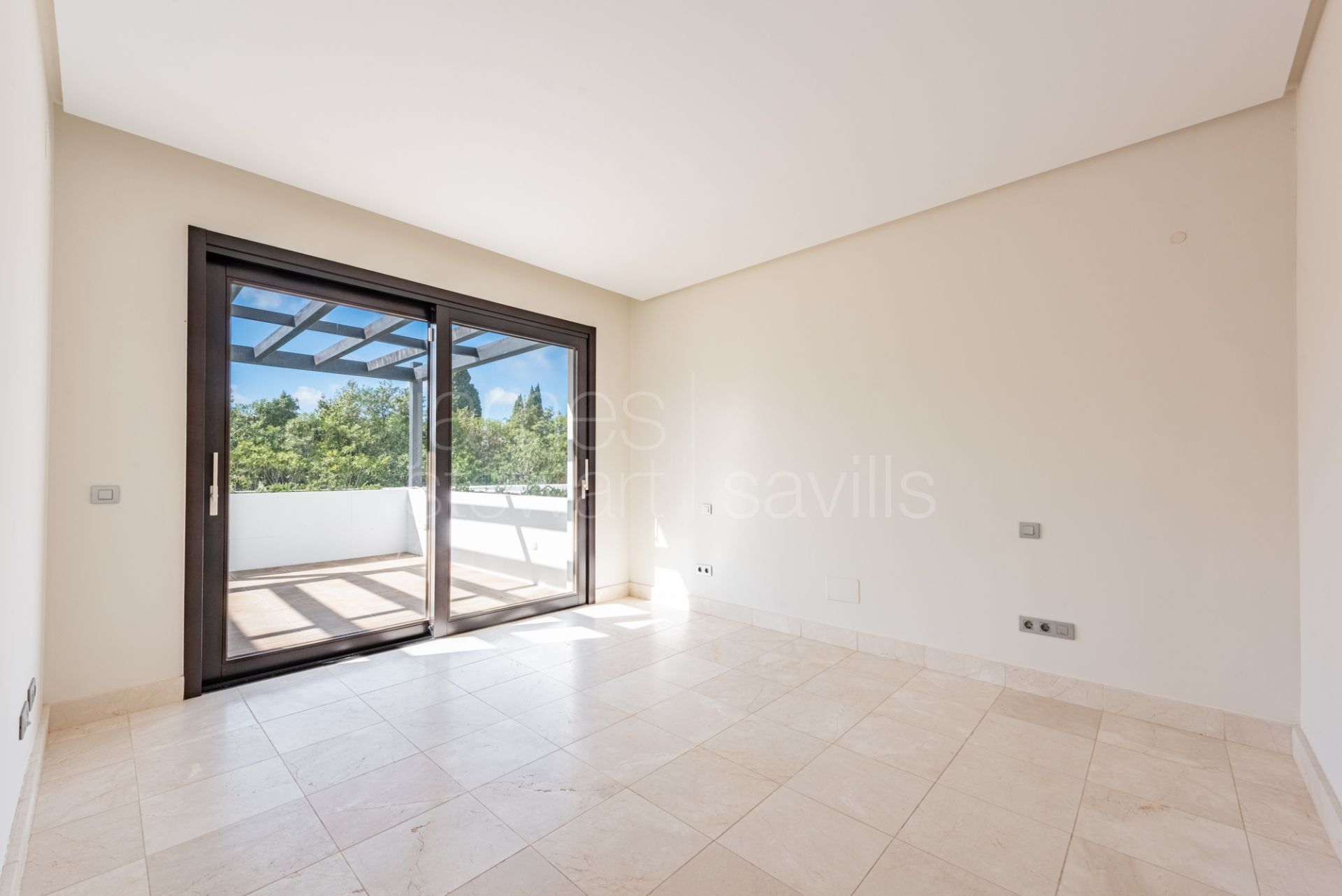 Ático Dúplex Espacioso con Amplias Terrazas en Hacienda Valderrama, Sotogrande