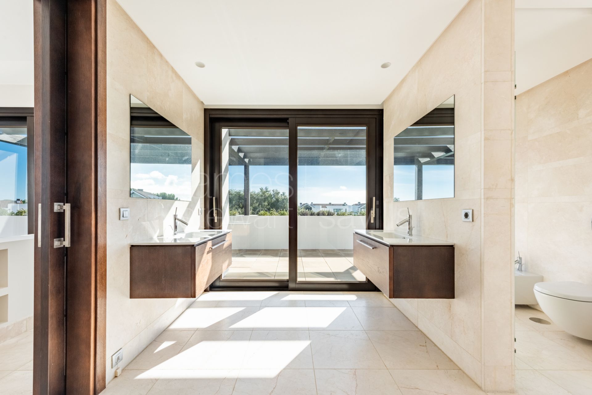 Ático Dúplex Espacioso con Amplias Terrazas en Hacienda Valderrama, Sotogrande