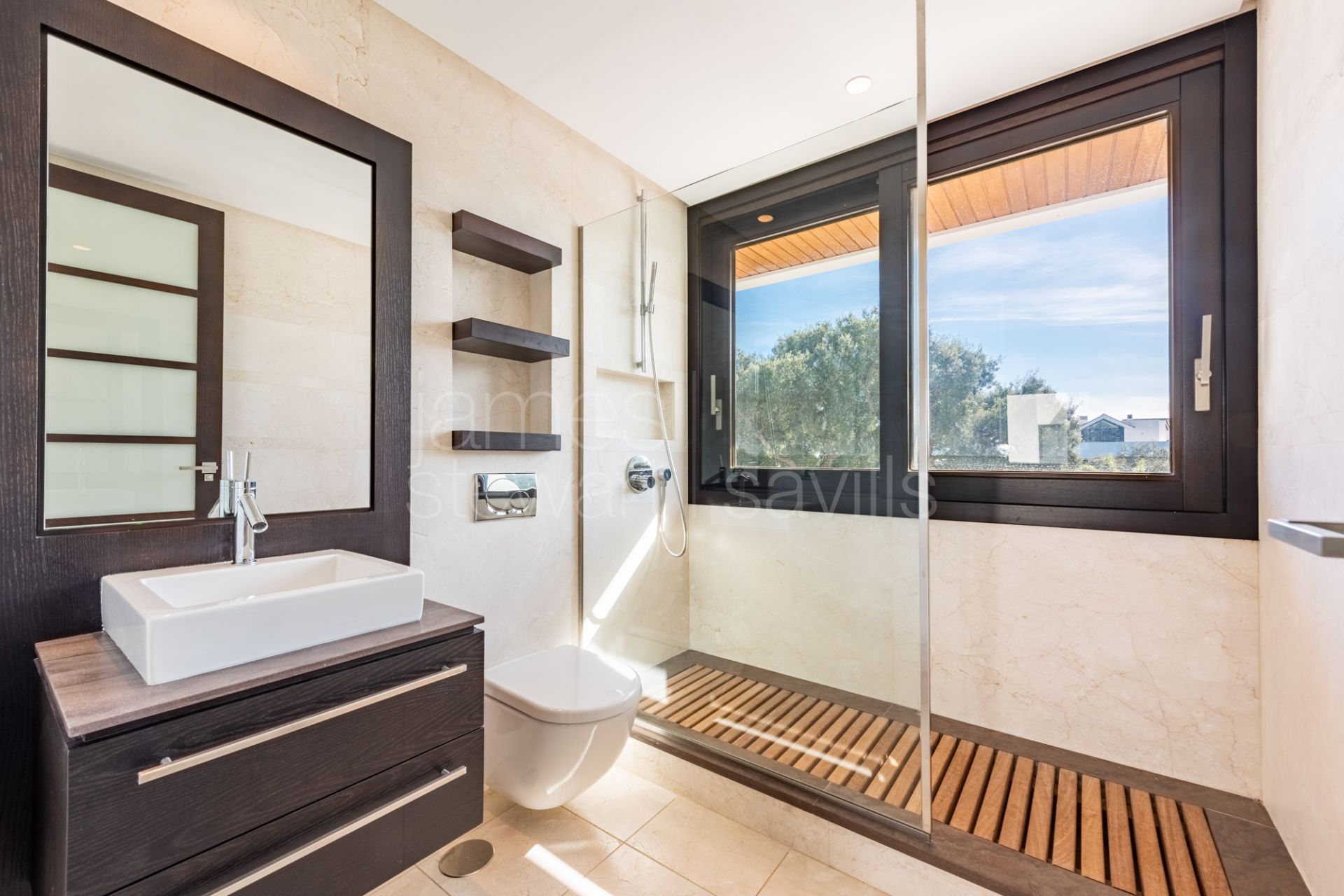 Ático Dúplex Espacioso con Amplias Terrazas en Hacienda Valderrama, Sotogrande