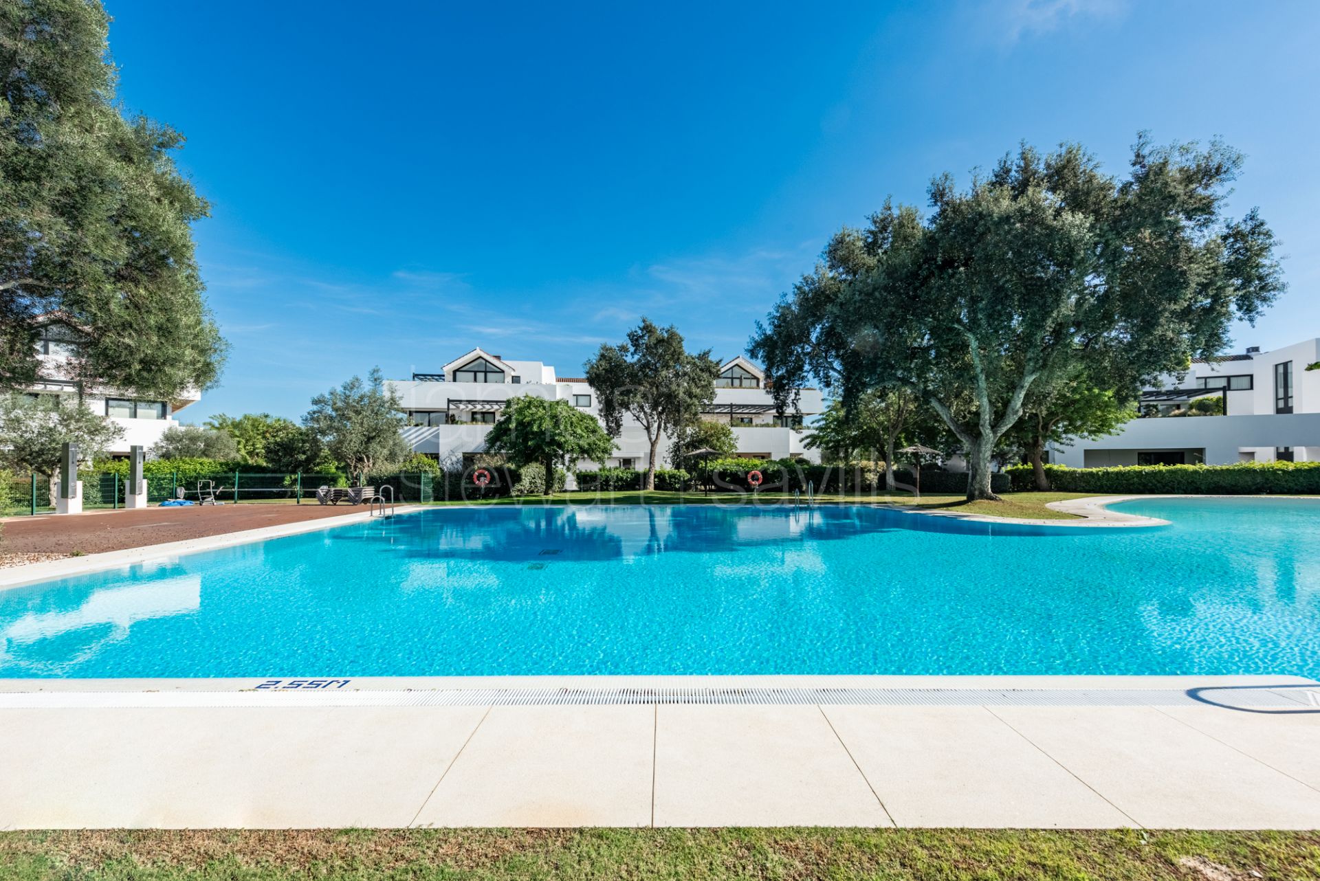 Ático Dúplex Espacioso con Amplias Terrazas en Hacienda Valderrama, Sotogrande