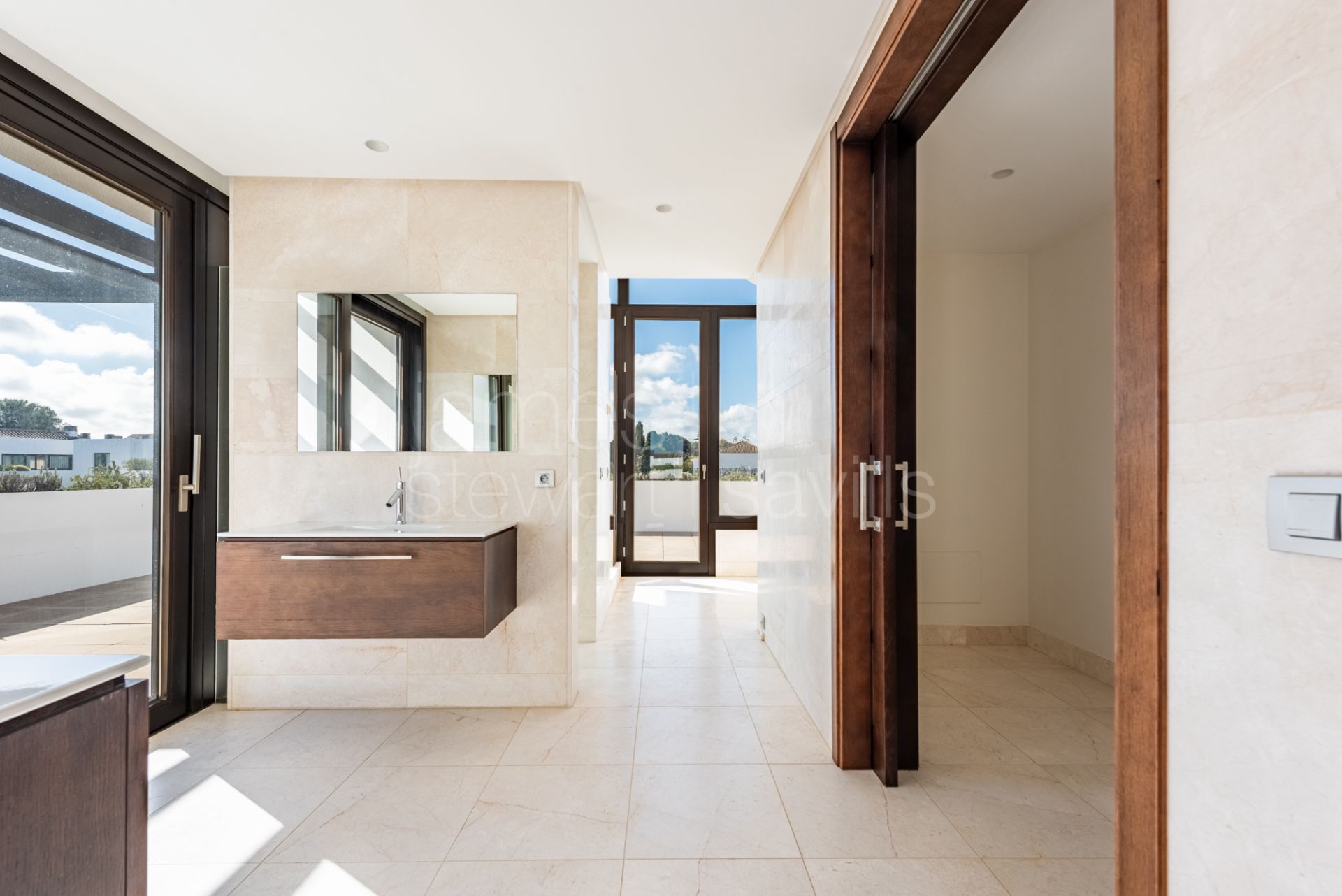 Ático Dúplex Espacioso con Amplias Terrazas en Hacienda Valderrama, Sotogrande