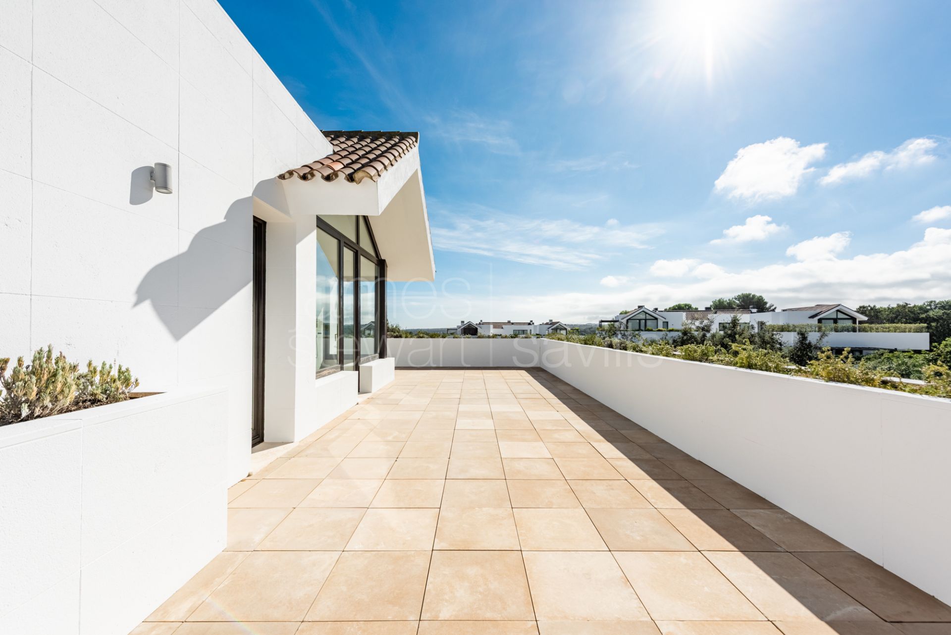 Ático Dúplex Espacioso con Amplias Terrazas en Hacienda Valderrama, Sotogrande