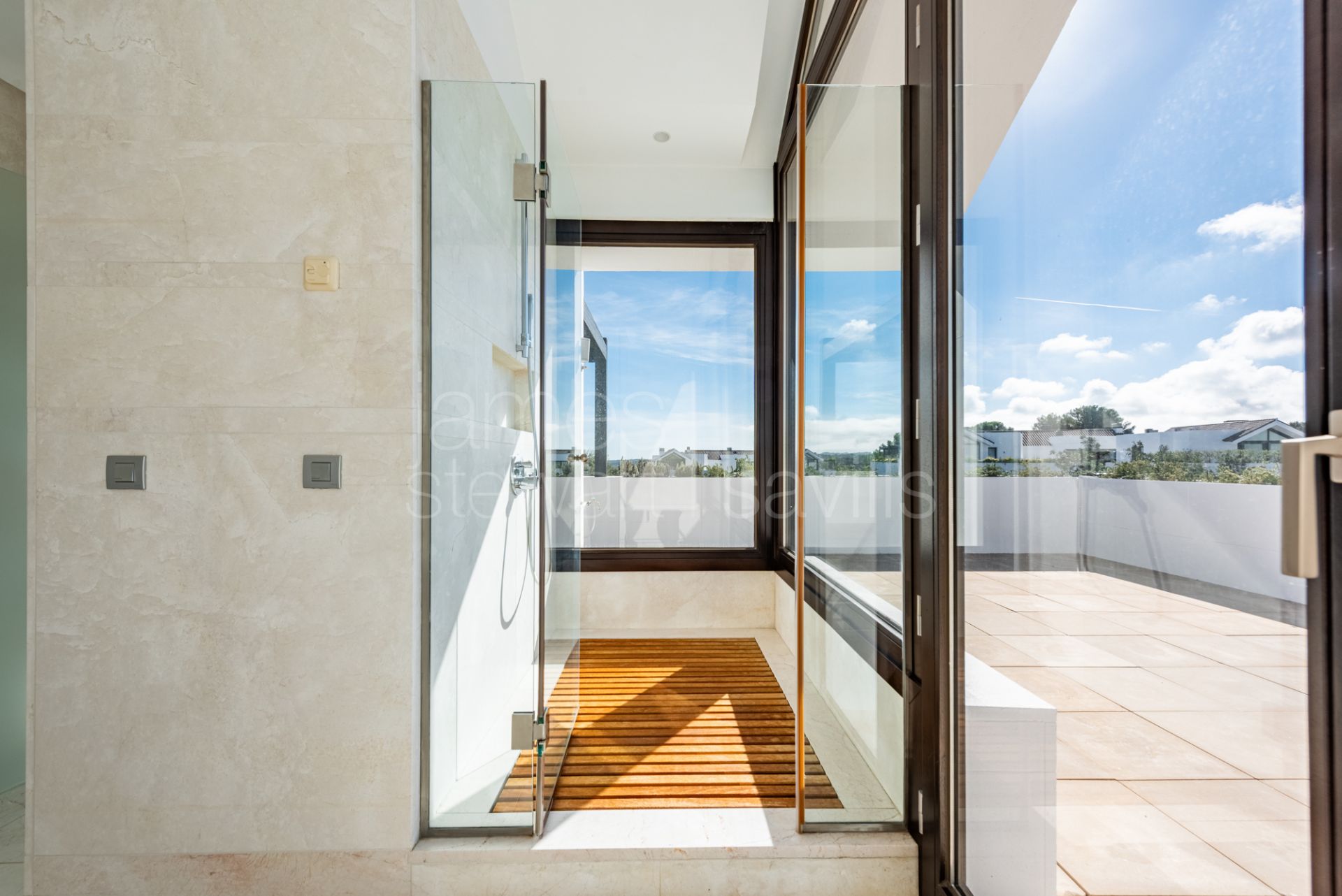 Ático Dúplex Espacioso con Amplias Terrazas en Hacienda Valderrama, Sotogrande