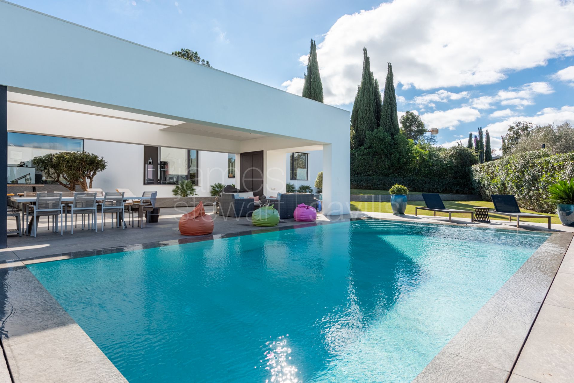 Villa with Golf Views in a Peaceful Cul-de-Sac, Almenara Area in Sotogrande