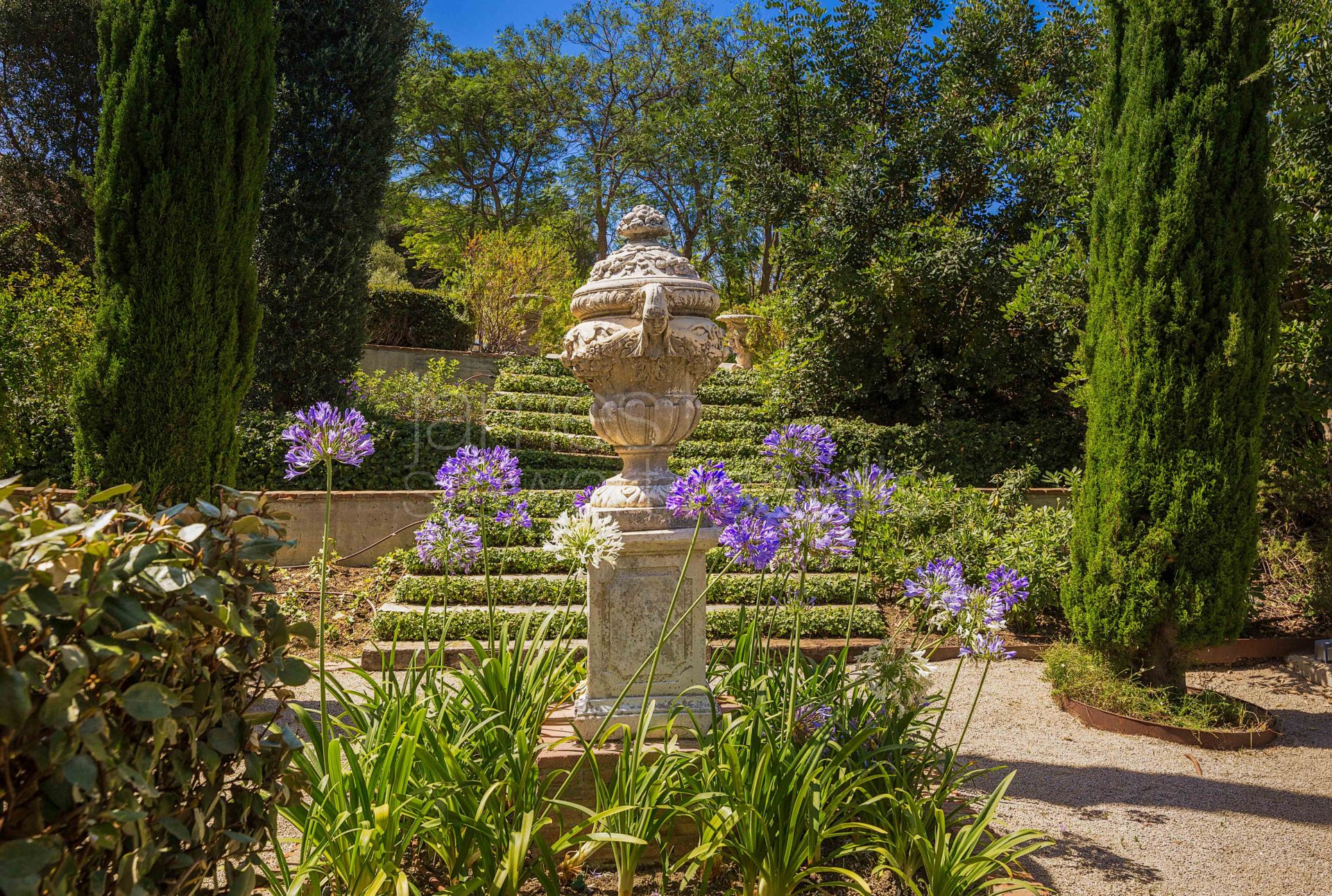 Bonito Cortijo con Casa de Invitados, Olivar y Vistas Panorámicas cerca de Gaucín