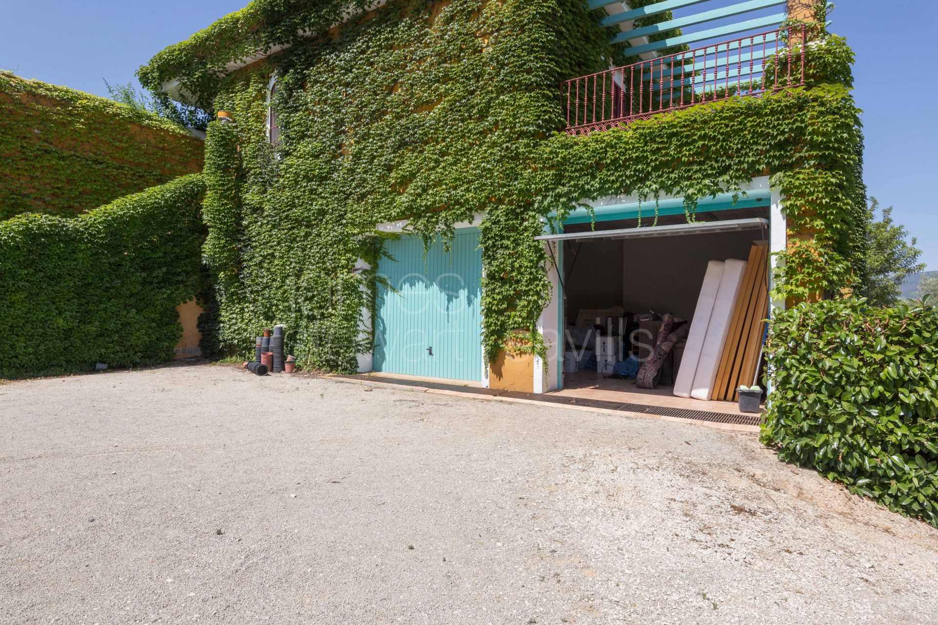 Bonito Cortijo con Casa de Invitados, Olivar y Vistas Panorámicas cerca de Gaucín