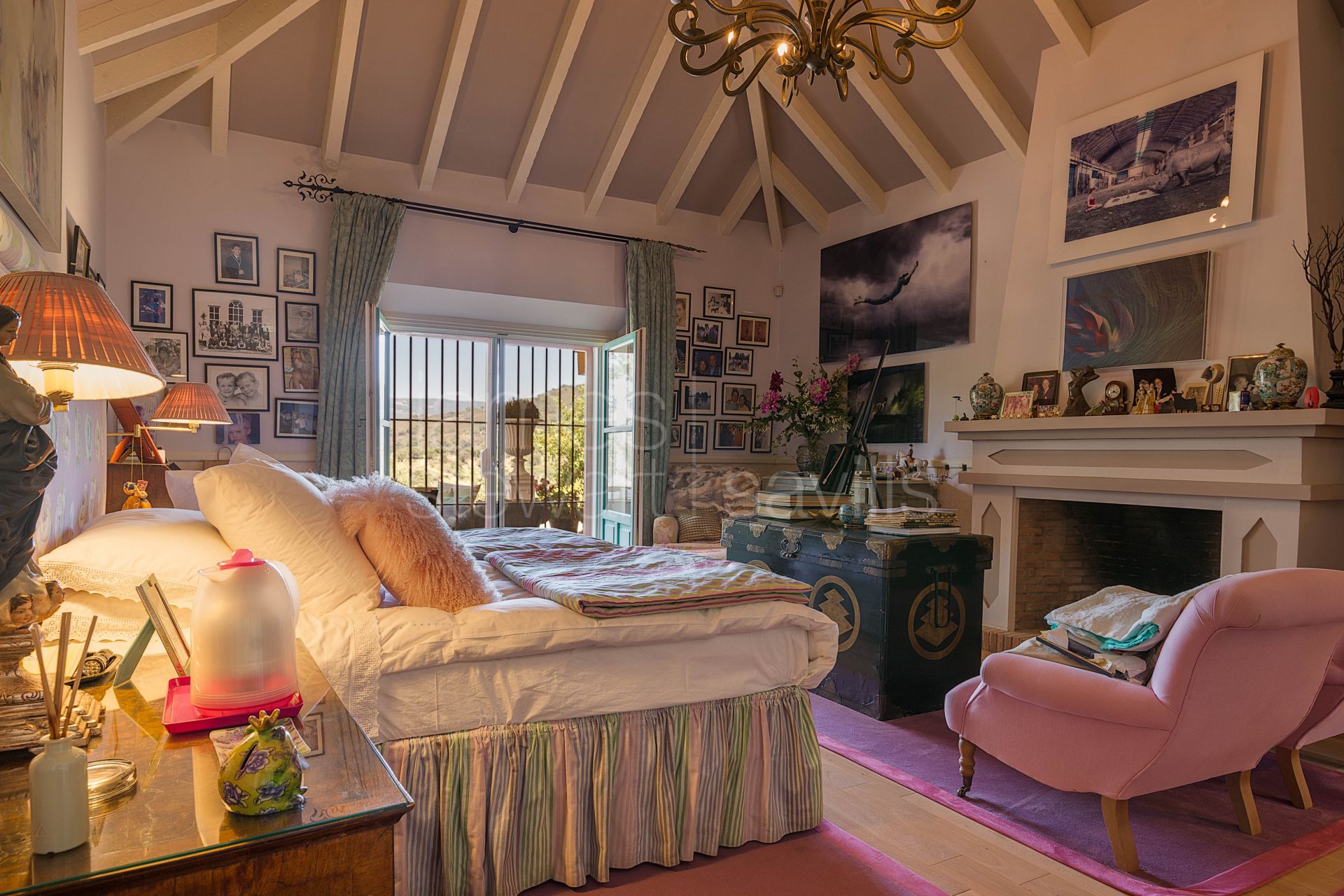 Bonito Cortijo con Casa de Invitados, Olivar y Vistas Panorámicas cerca de Gaucín