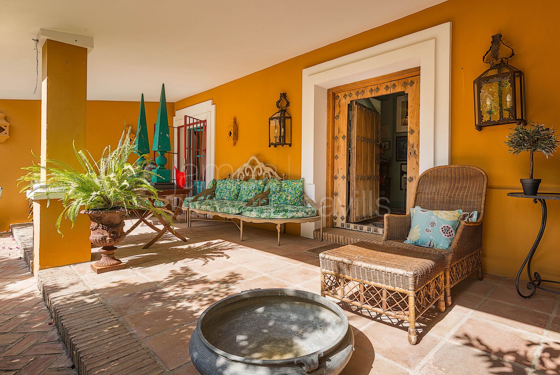 Bonito Cortijo con Casa de Invitados, Olivar y Vistas Panorámicas cerca de Gaucín