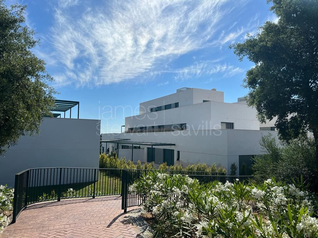 Superbly refurbished 3 bedroom garden apartment in La Reserva de Sotogrande