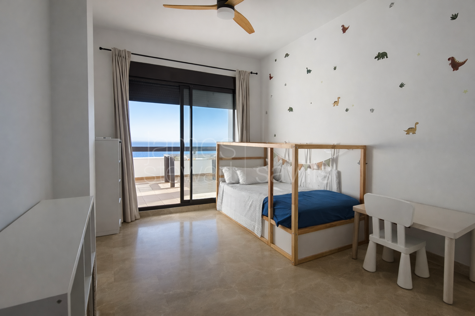 Penthouse with panoramic sea and Gibraltar views – Marina de Alcaidesa