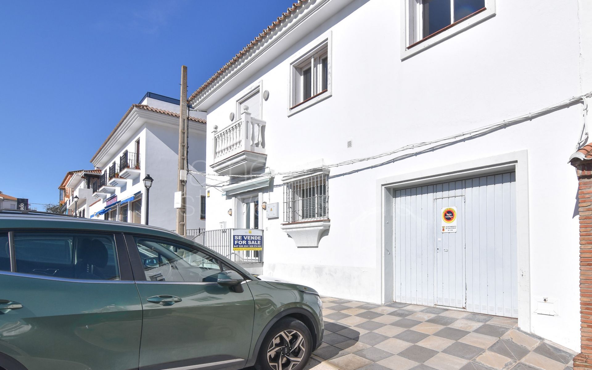 Local comercial con acceso directo desde la calle y vivienda en Pueblo Nuevo de Guadiaro