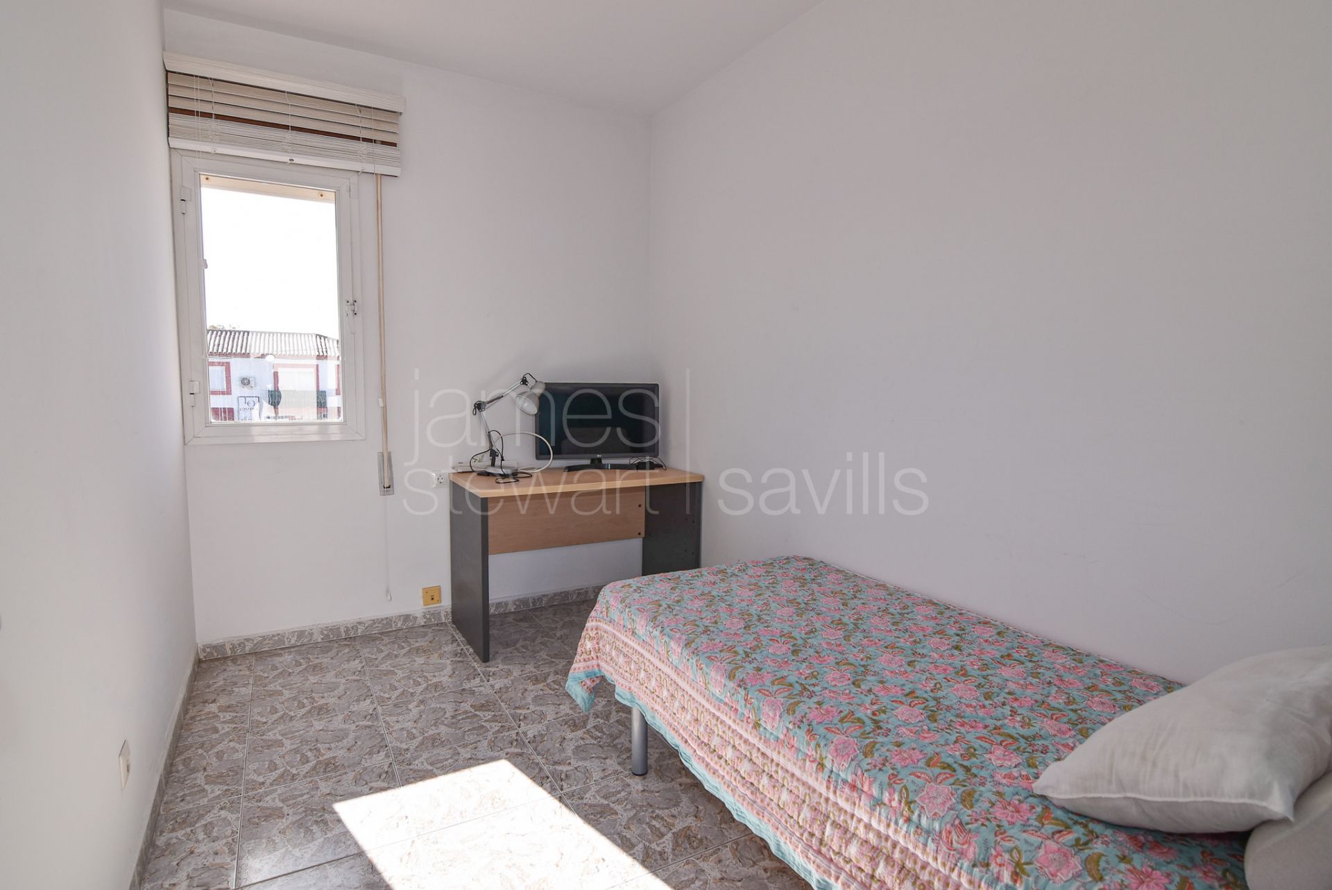 Local comercial con acceso directo desde la calle y vivienda en Pueblo Nuevo de Guadiaro