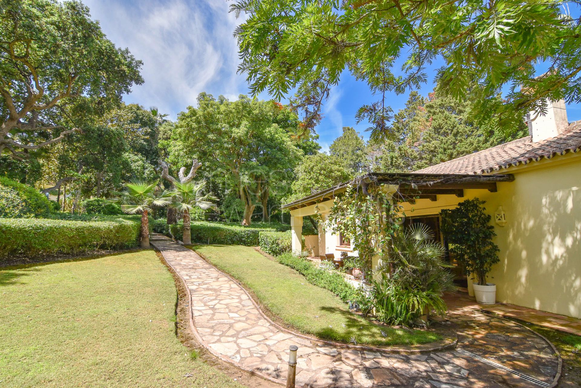 Absolutely charming Andalusian cortijo in Sotogrande Costa minutes from the beach