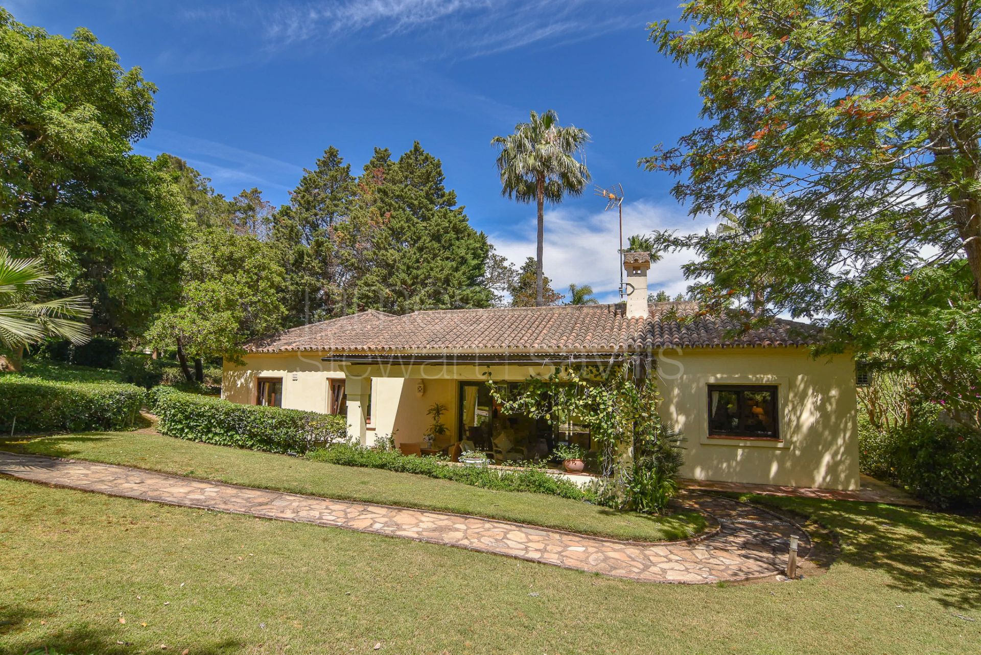 Absolutely charming Andalusian cortijo in Sotogrande Costa minutes from the beach