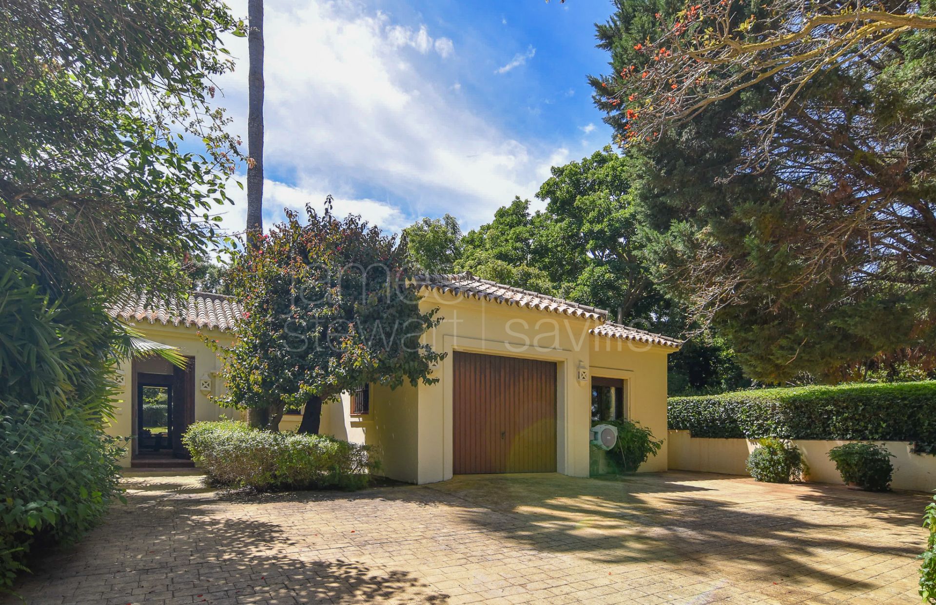 Absolutely charming Andalusian cortijo in Sotogrande Costa minutes from the beach