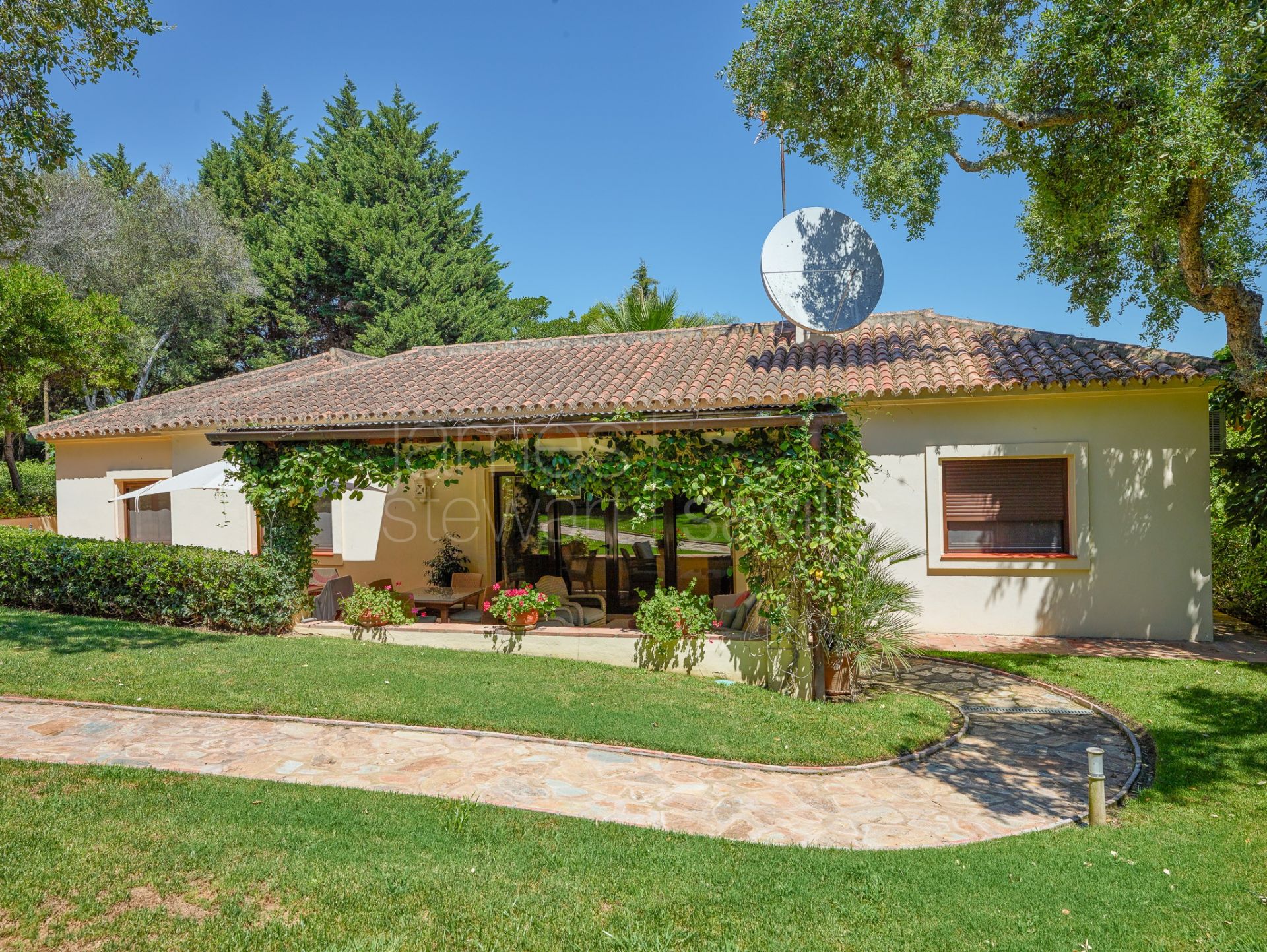 Absolutely charming Andalusian cortijo in Sotogrande Costa minutes from the beach