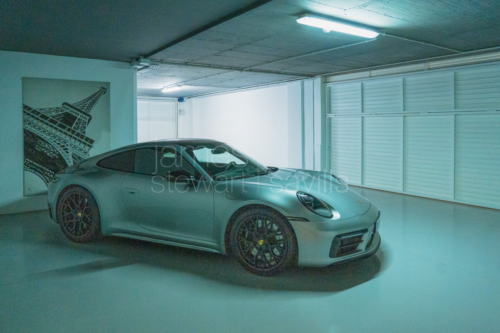 Hacienda de Valderrama: 3-Bed Ground Floor, Garden, Concierge & 3-Car Garage