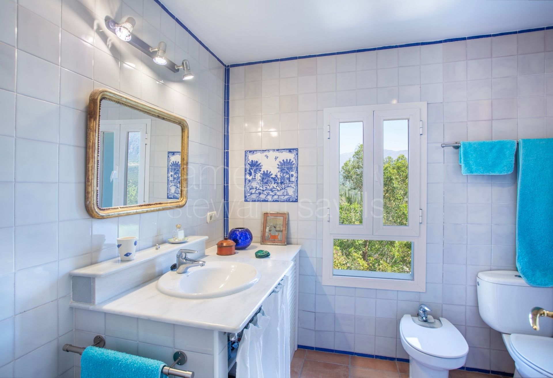 Finca en Venta en Gaucín | Piscina, 7 Dormitorios, EPC A