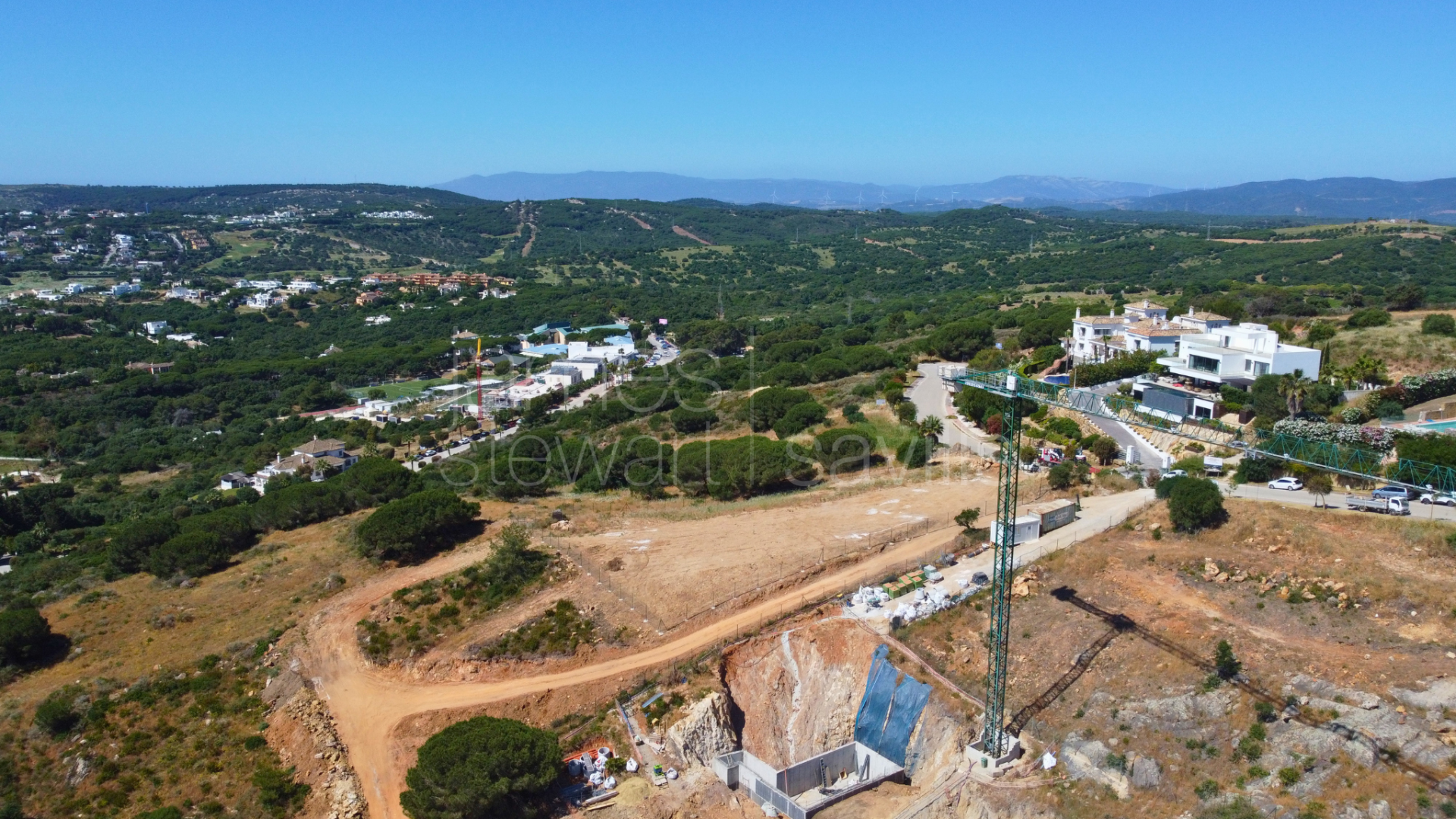 Parcela edificable en una de las zonas más elevada de Sotogrande con vistas panorámicas al mar