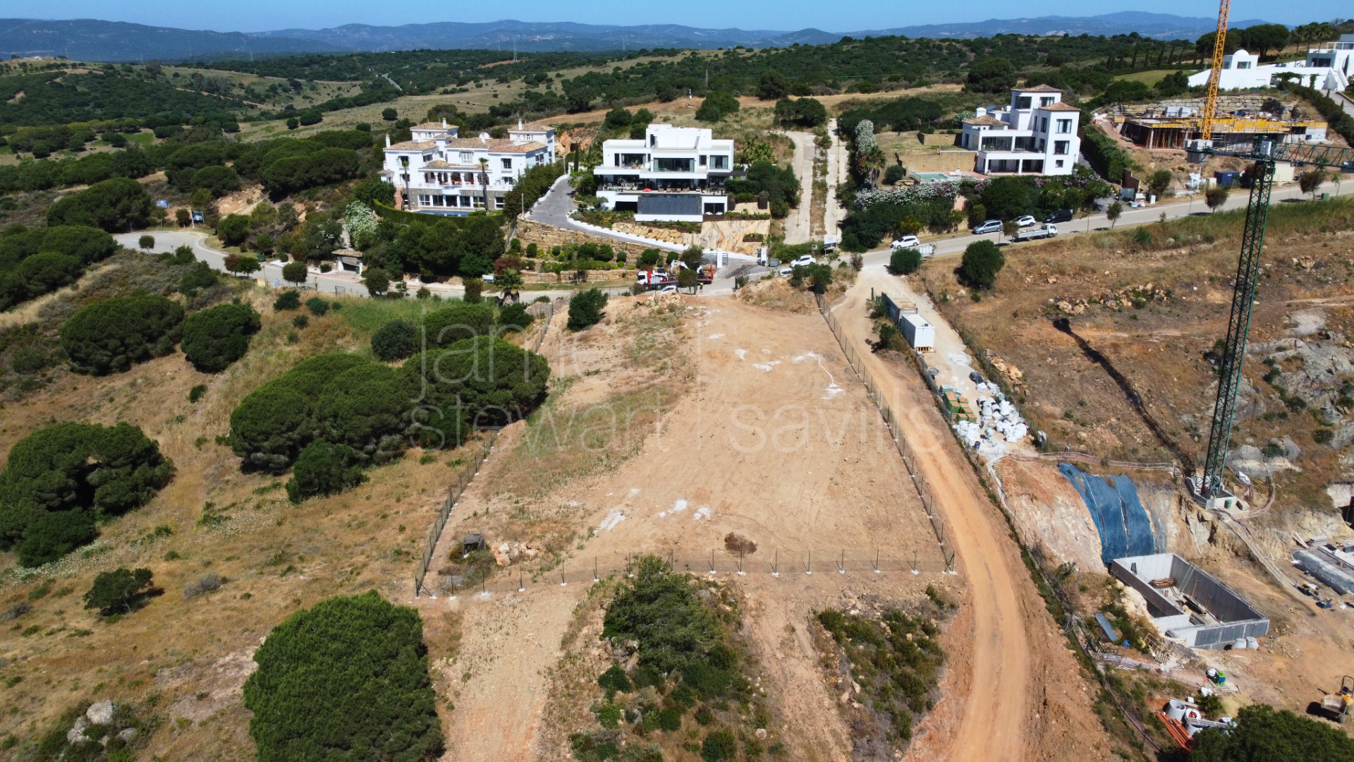 Parcela edificable en una de las zonas más elevada de Sotogrande con vistas panorámicas al mar