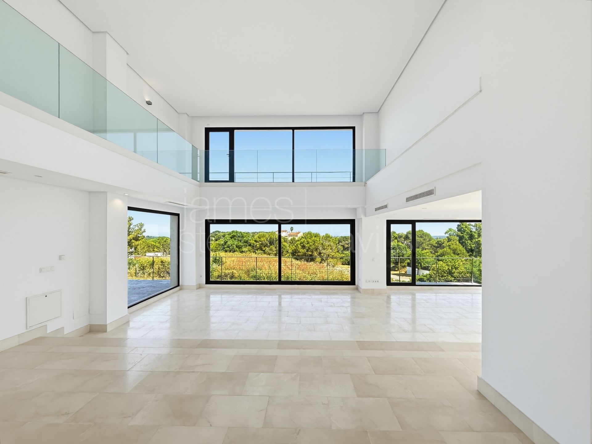 Elegant Villa with Sea Views in La Reserva, Sotogrande