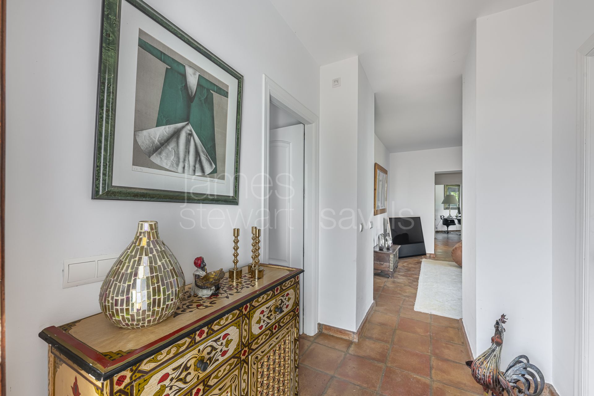 Traditional Single-Level Villa with Guest Annexe in Sotogrande Central