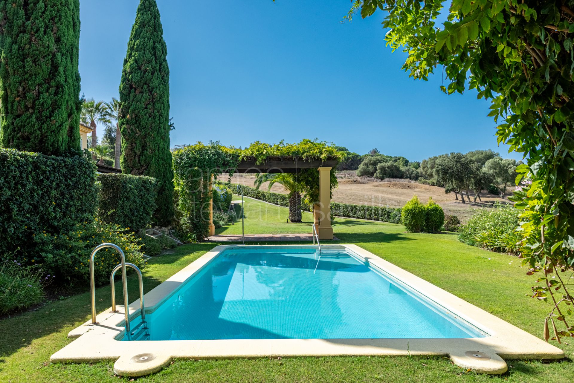 Adosado junto al golf en Los Cármenes de Almenara, Sotogrande Alto