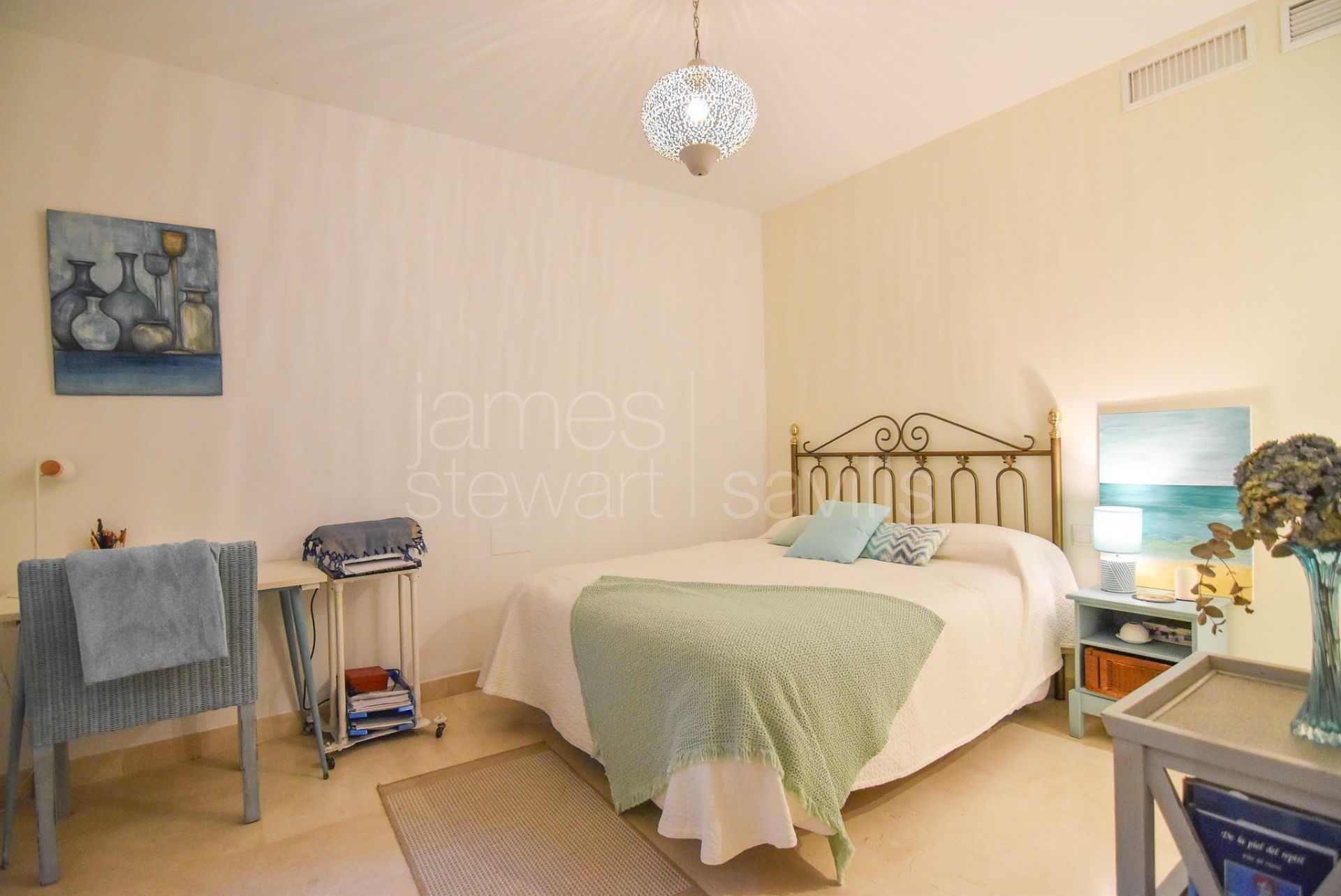 Apartamento de 3 dormitorios en La Mesana, un paso de todos los comercios de la zona