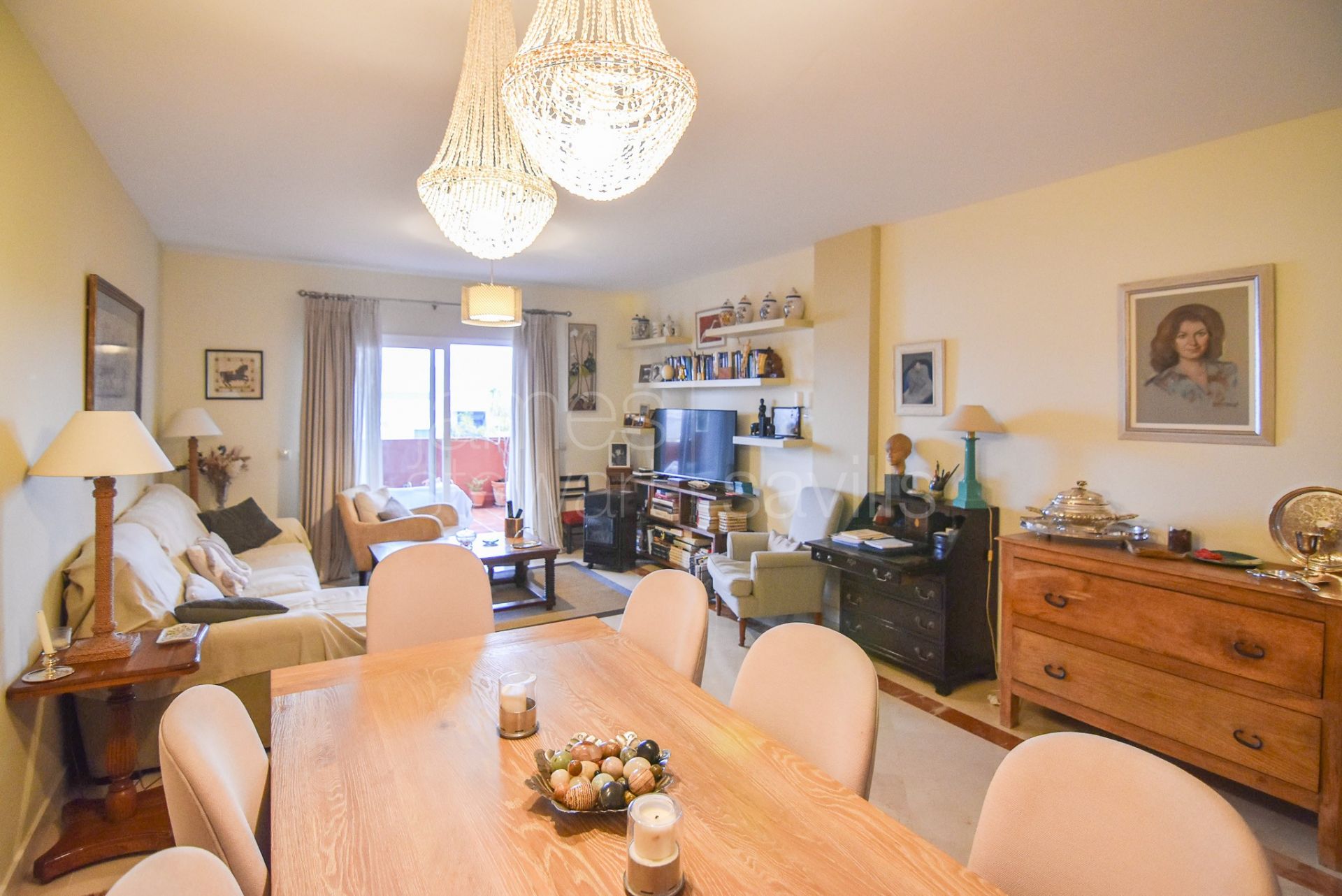 Apartamento de 3 dormitorios en La Mesana, un paso de todos los comercios de la zona