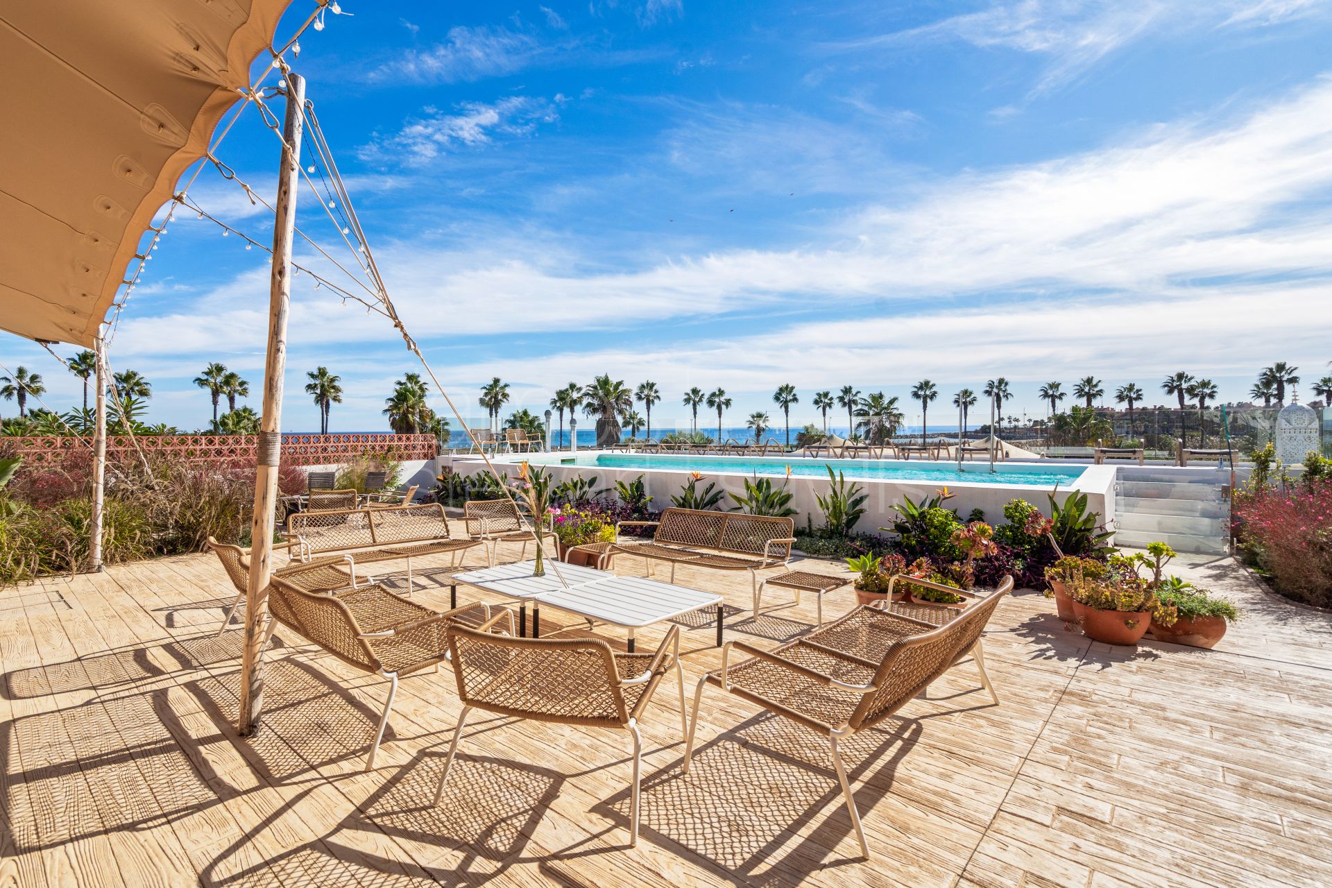 Rare opportunity to aquire a frontline beach boutique hotel