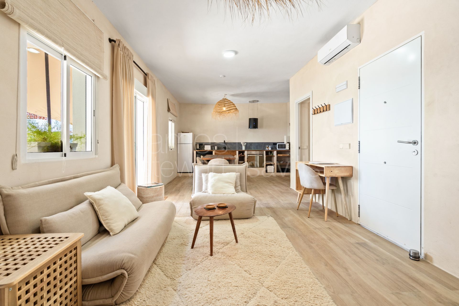 Rare opportunity to aquire a frontline beach boutique hotel