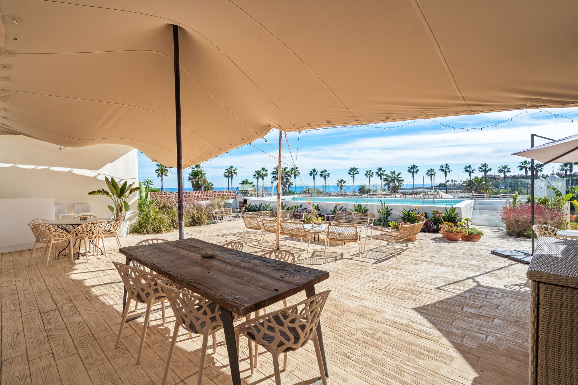 Rare opportunity to aquire a frontline beach boutique hotel