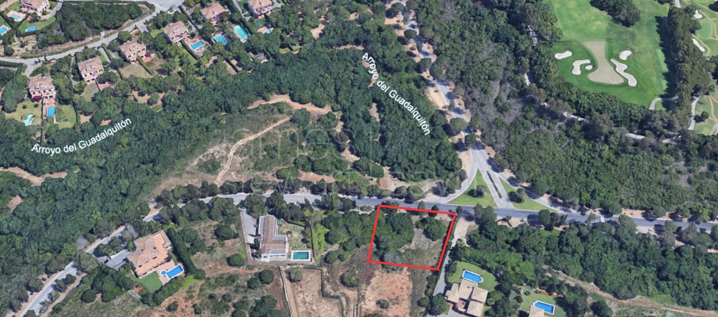 Well Positioned Plot in Avenida de los Cortijos with Golf Views