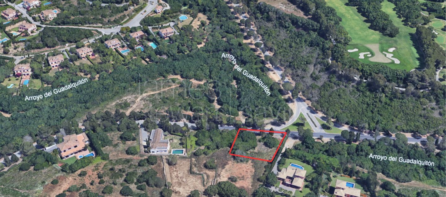 Well Positioned Plot in Avenida de los Cortijos with Golf Views
