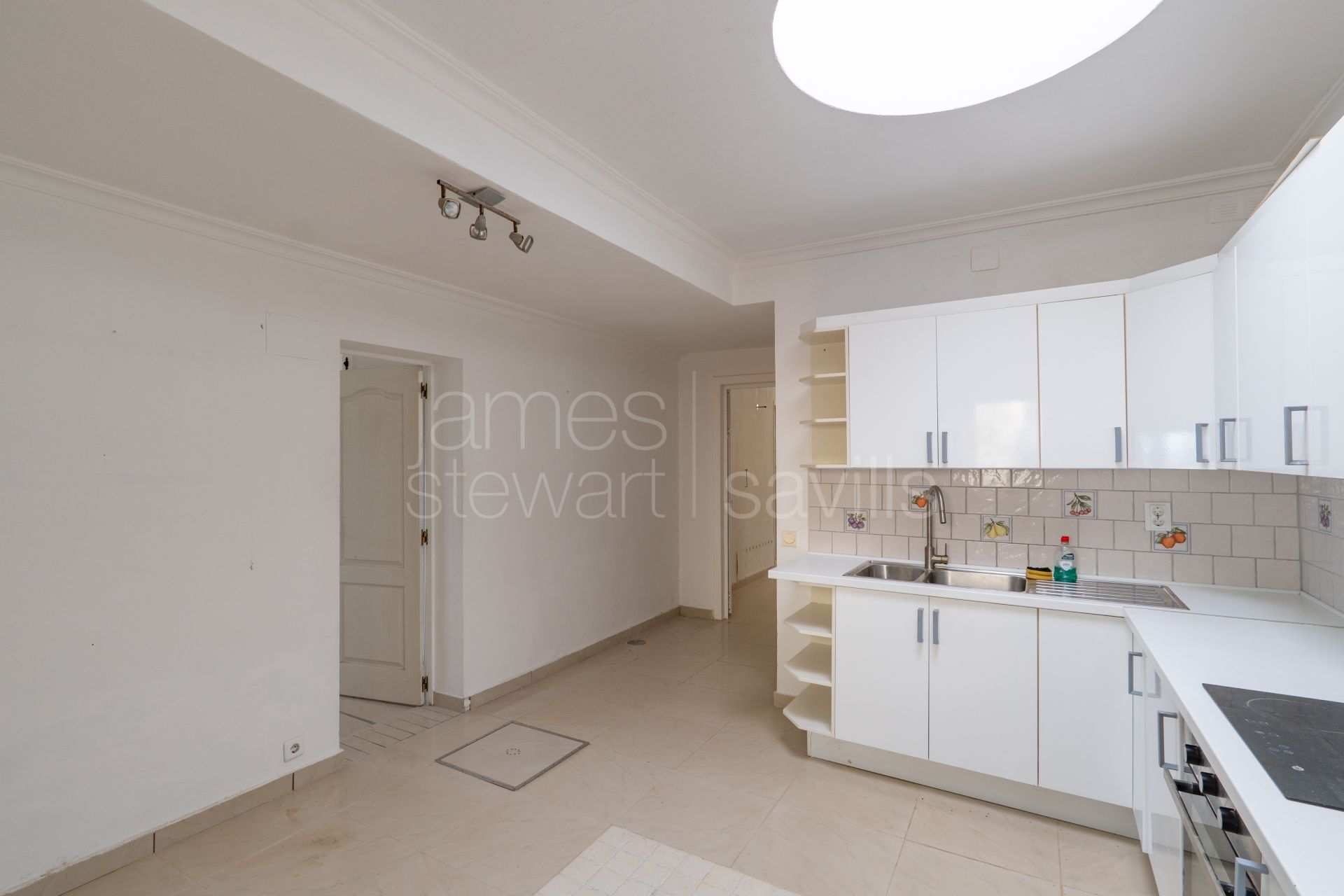 Sea View Villa with Private Beach Access in Torreguadiaro