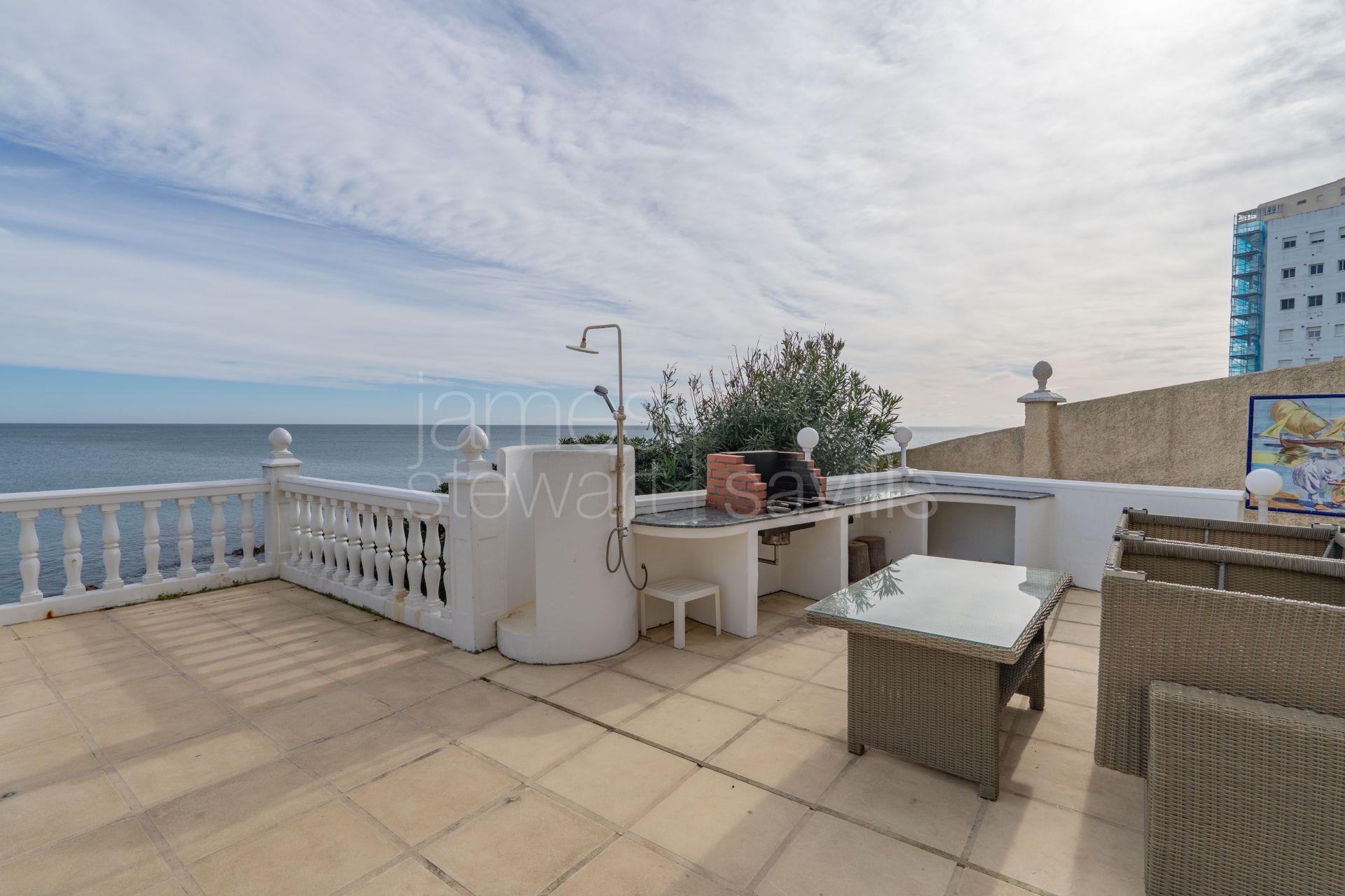 Sea View Villa with Private Beach Access in Torreguadiaro