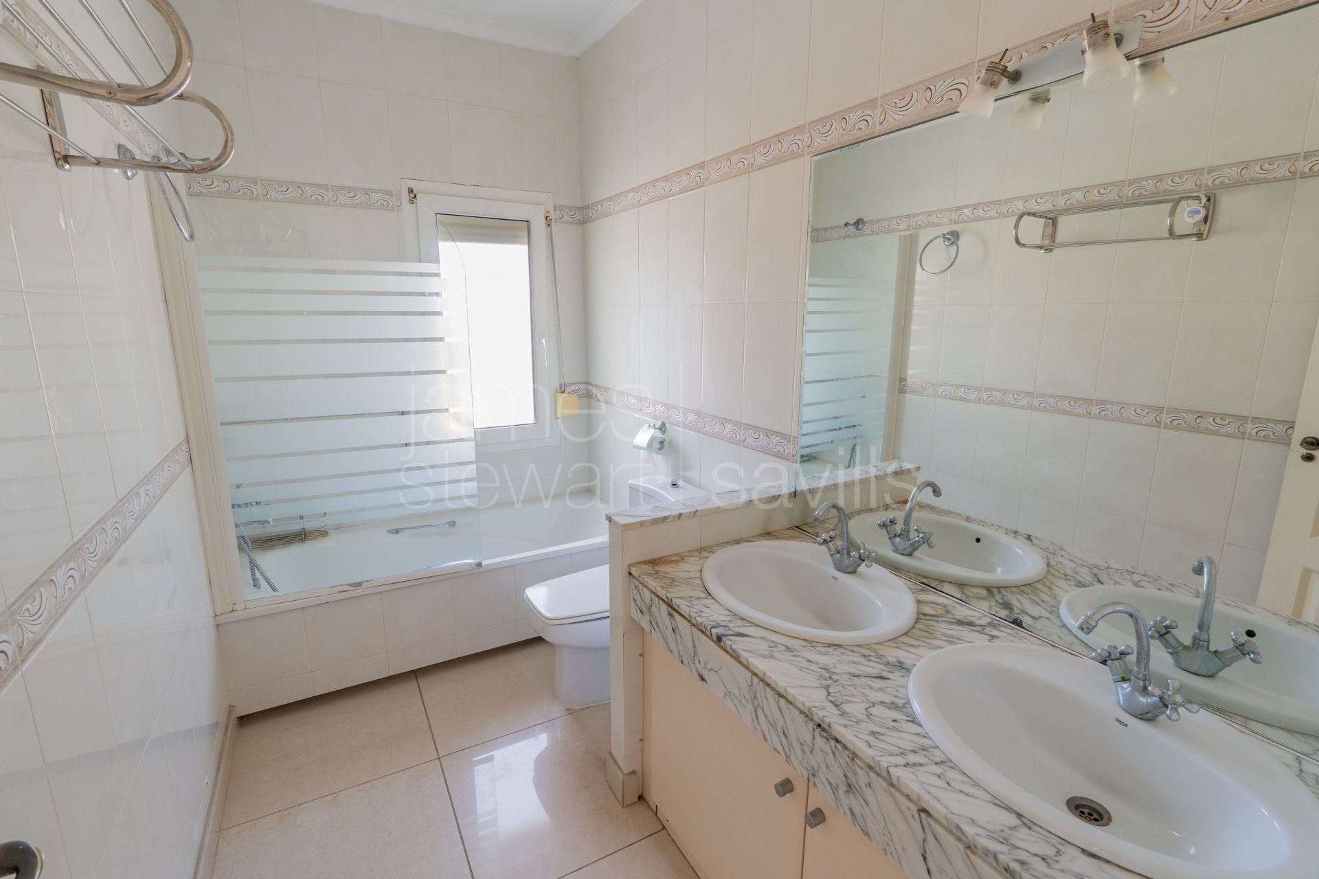 Sea View Villa with Private Beach Access in Torreguadiaro